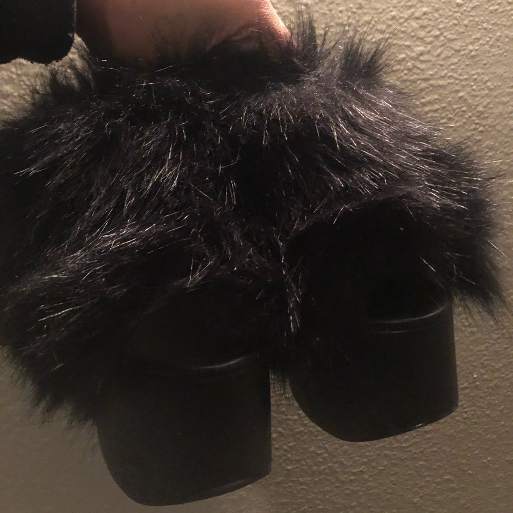 YRU PLATFORM HEELS - Picture 6 of 6